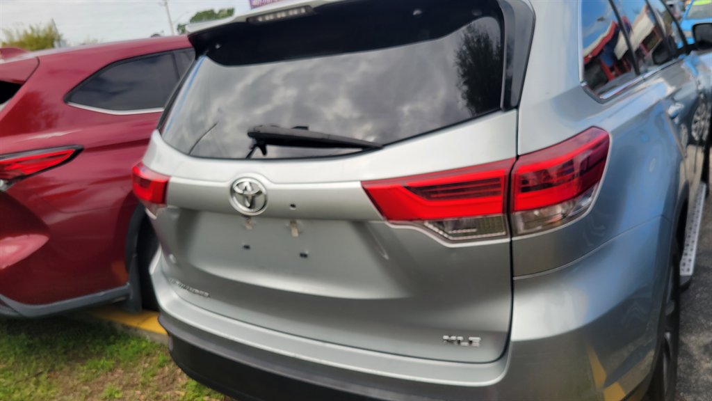 2019 Toyota Highlander - $20,900