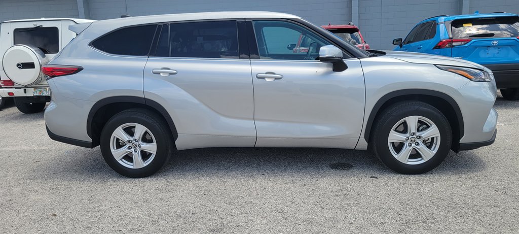 2019 Toyota Highlander - $20,900