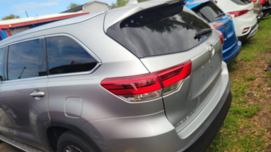 2019 Toyota Highlander - $20,900
