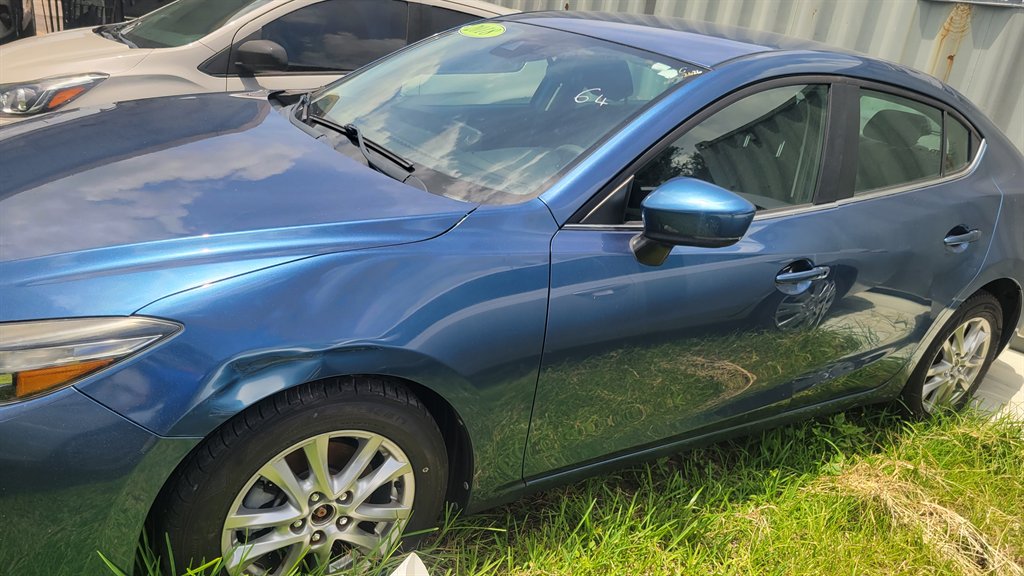 2018 MAZDA MAZDA3 - $8,900