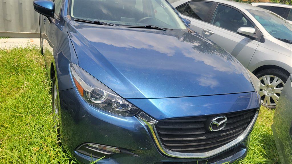 2018 MAZDA MAZDA3 - $8,900