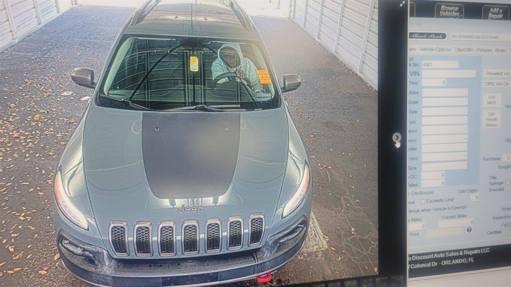 2015 Jeep Cherokee - $9,500