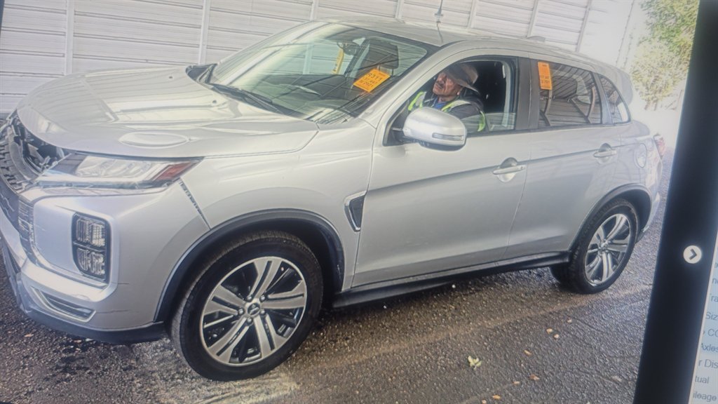 2021 Mitsubishi Outlander - $9,900