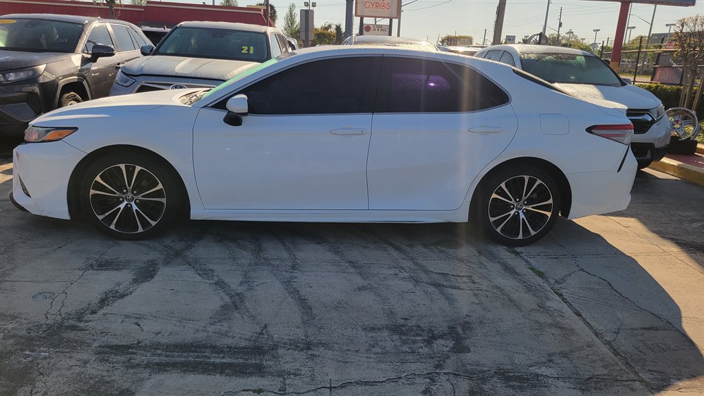 2018 Toyota Camry - $13,500