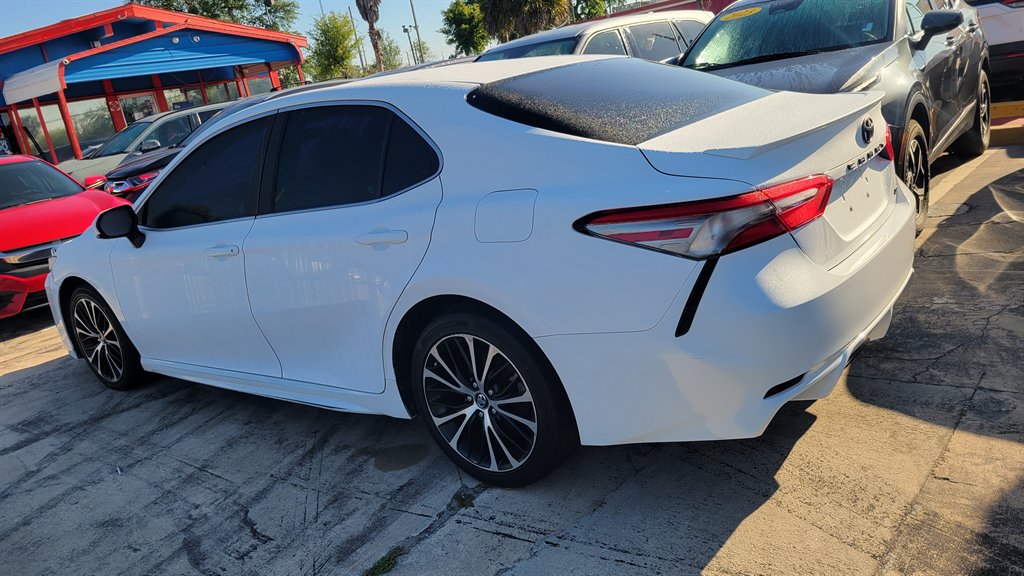 2018 Toyota Camry - $13,500
