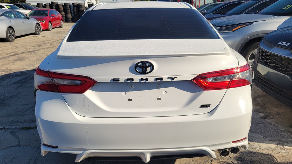 2018 Toyota Camry - $14,500