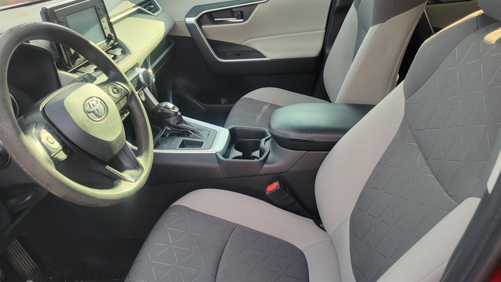 2020 Toyota RAV4 - $23,500