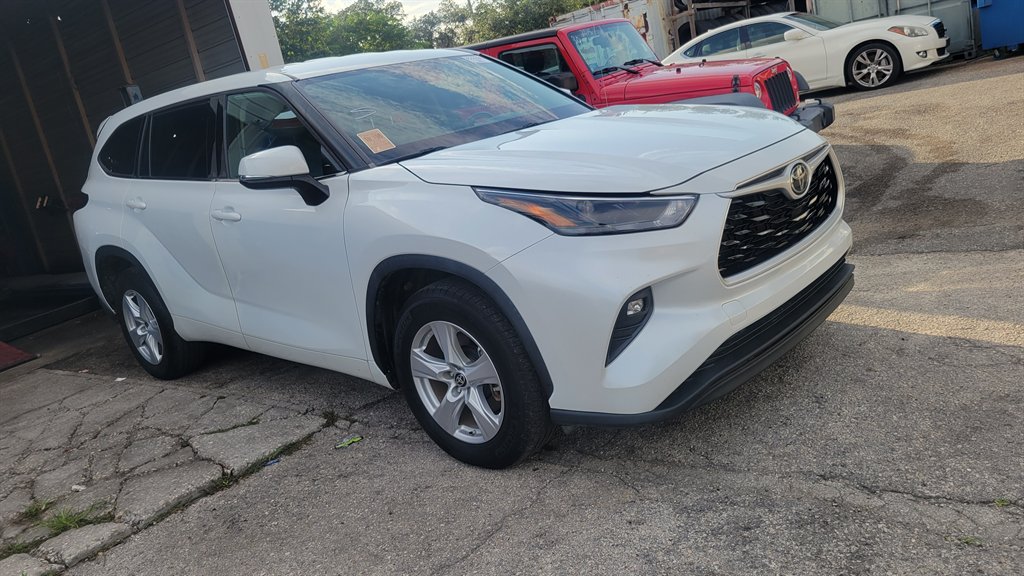 2022 Toyota Highlander - $24,900
