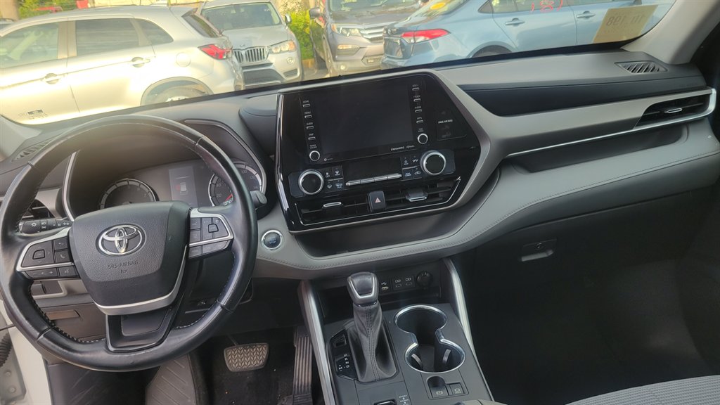 2022 Toyota Highlander - $24,900