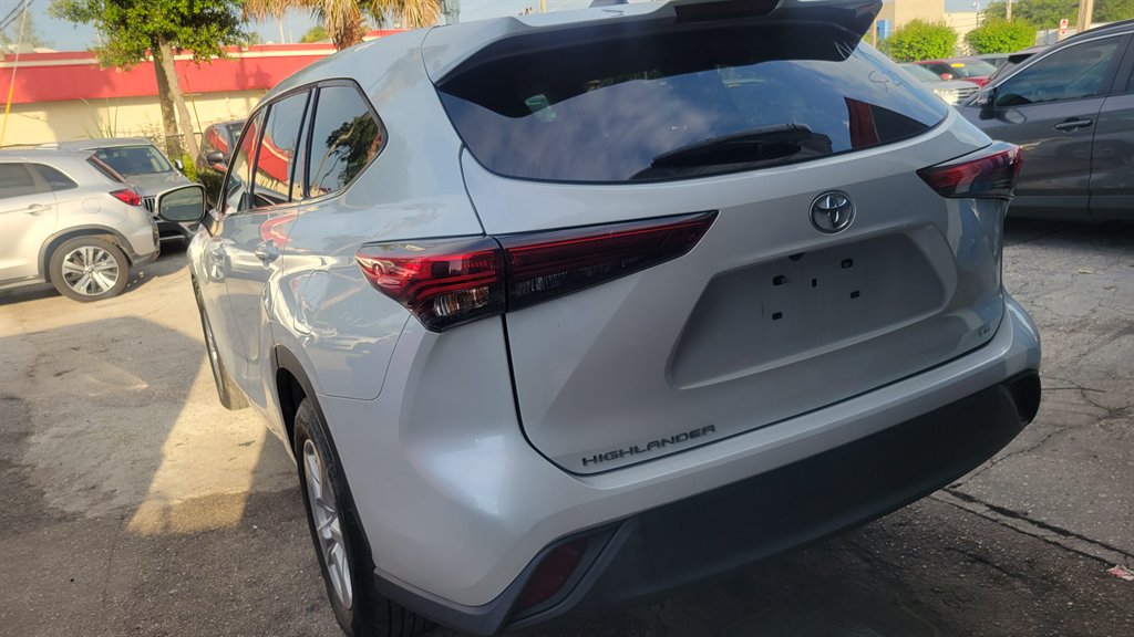 2022 Toyota Highlander - $24,900