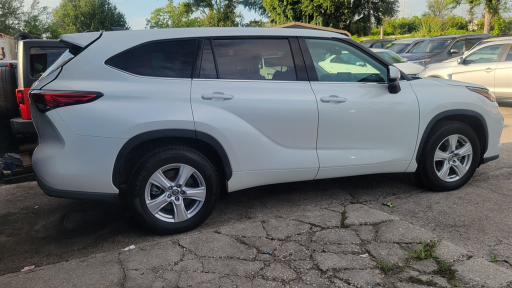 2022 Toyota Highlander - $24,900
