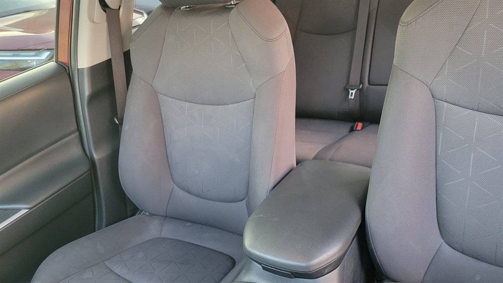 2019 Toyota RAV4 - $19,900