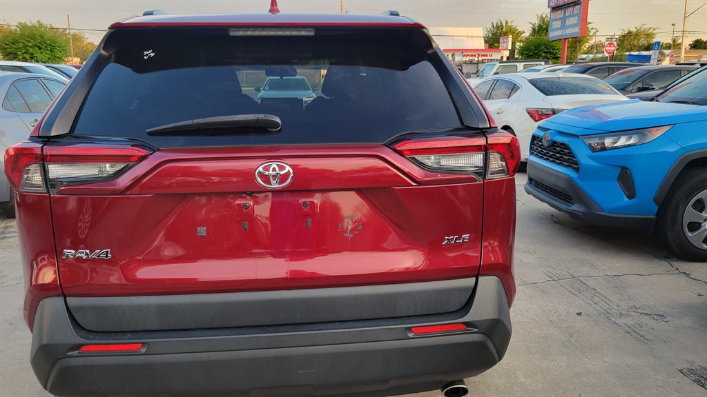 2019 Toyota RAV4 - $19,900