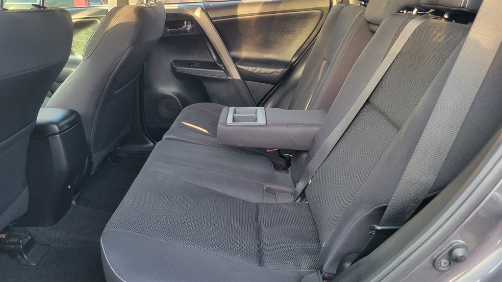 2016 Toyota RAV4 - $15,900