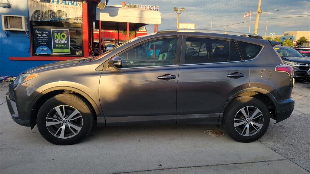 2016 Toyota RAV4 - $15,900