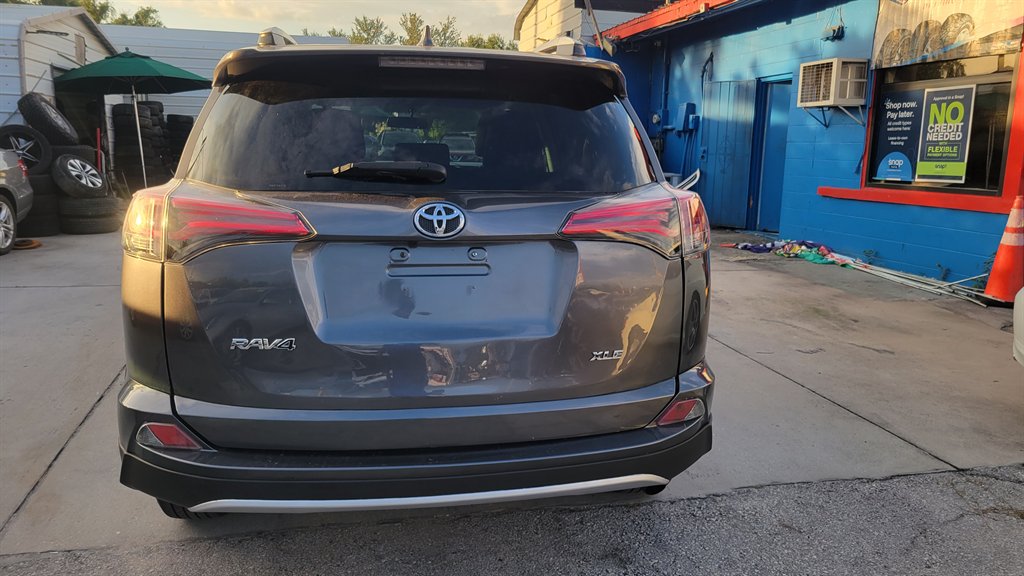2016 Toyota RAV4 - $15,900