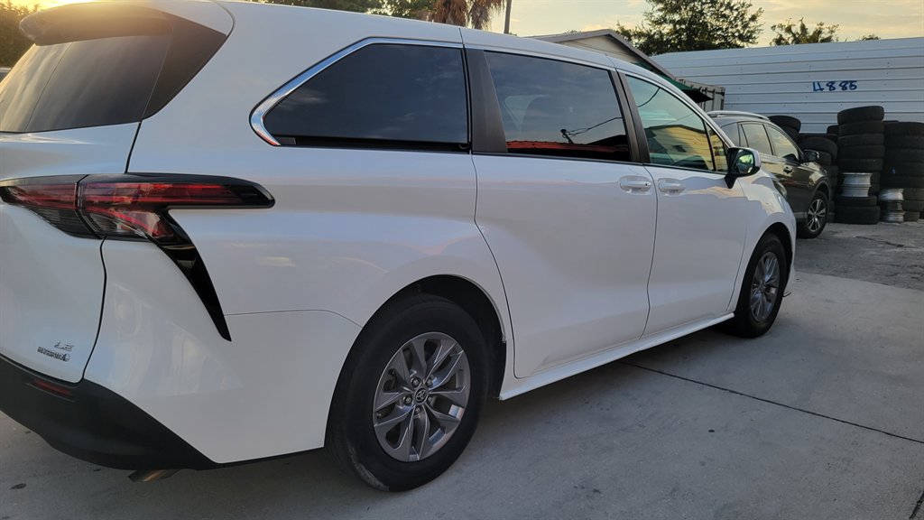 2022 Toyota Sienna - $29,900