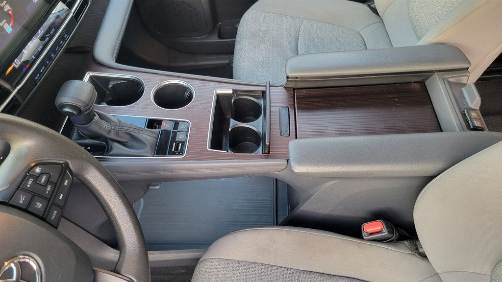 2022 Toyota Sienna - $29,900