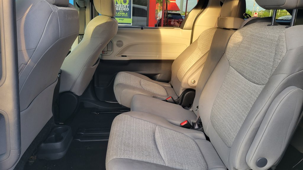 2022 Toyota Sienna - $29,900