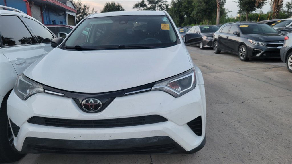2018 Toyota RAV4 - $15,900