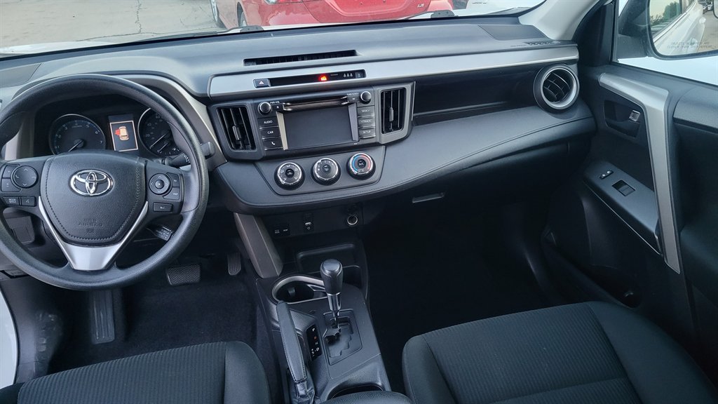 2018 Toyota RAV4 - $15,900