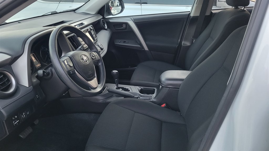 2018 Toyota RAV4 - $15,900