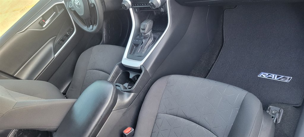 2019 Toyota RAV4 - $16,900