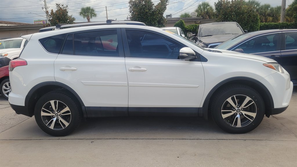 2017 Toyota RAV4 - $13,900