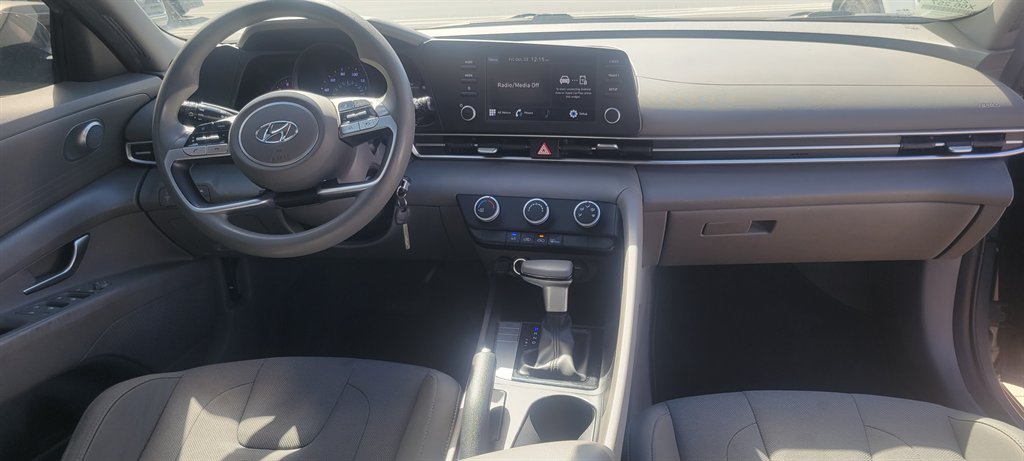 2022 Hyundai Elantra - $13,900