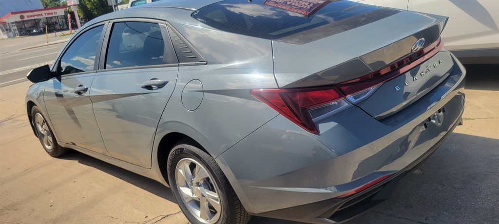 2022 Hyundai Elantra - $13,900
