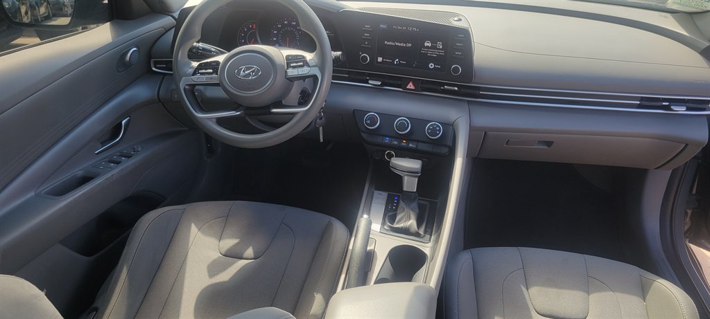 2022 Hyundai Elantra - $13,900