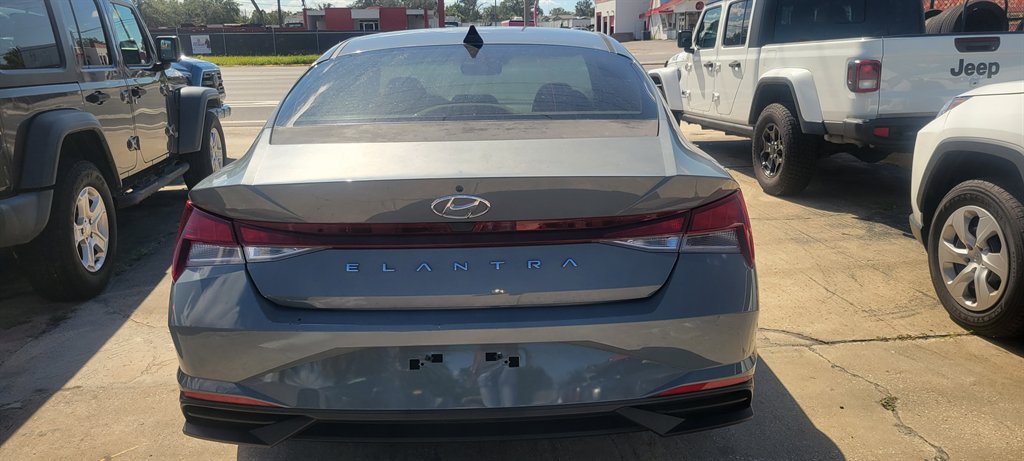 2022 Hyundai Elantra - $13,900