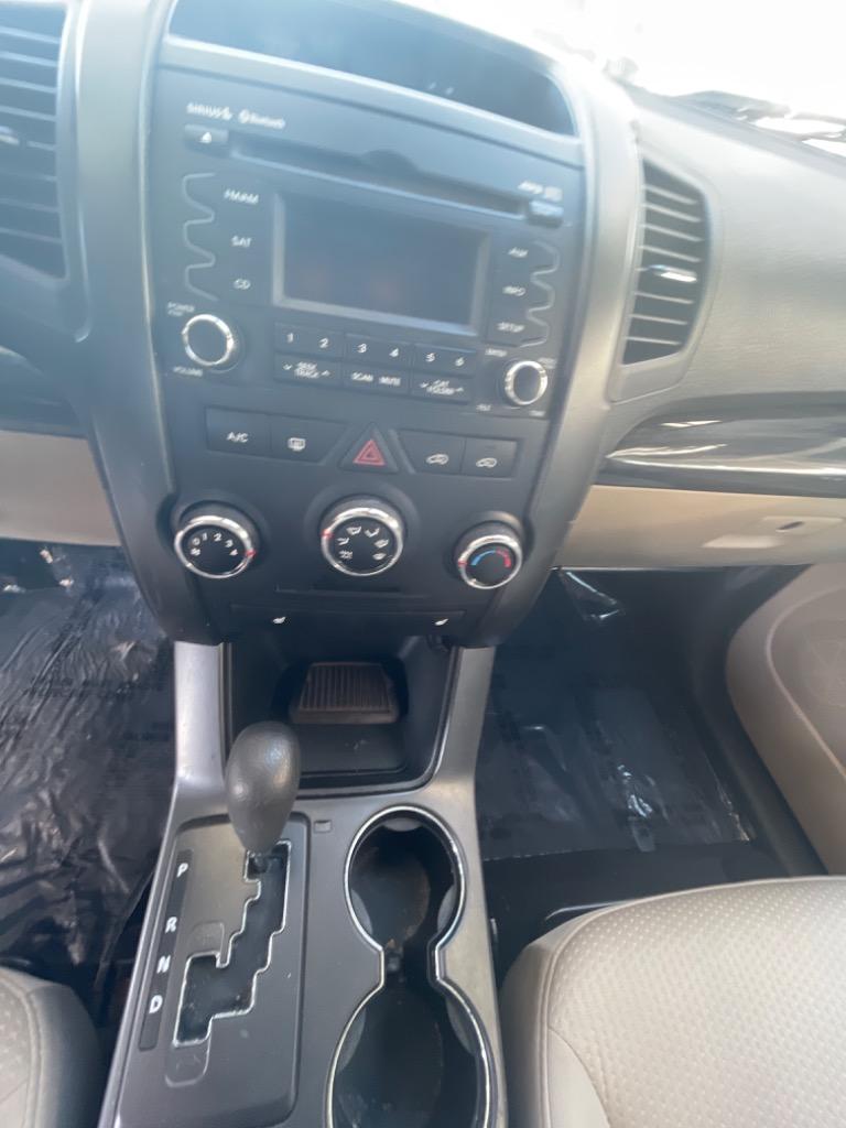 2012 Kia Sorento - $1,000