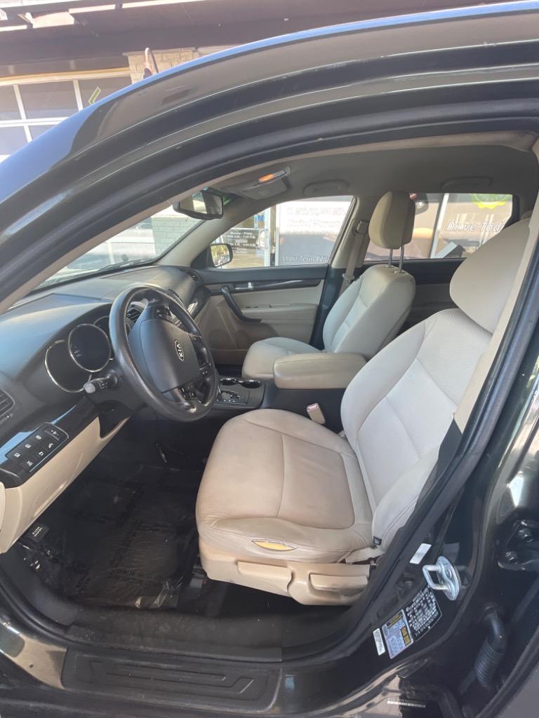 2012 Kia Sorento - $1,000