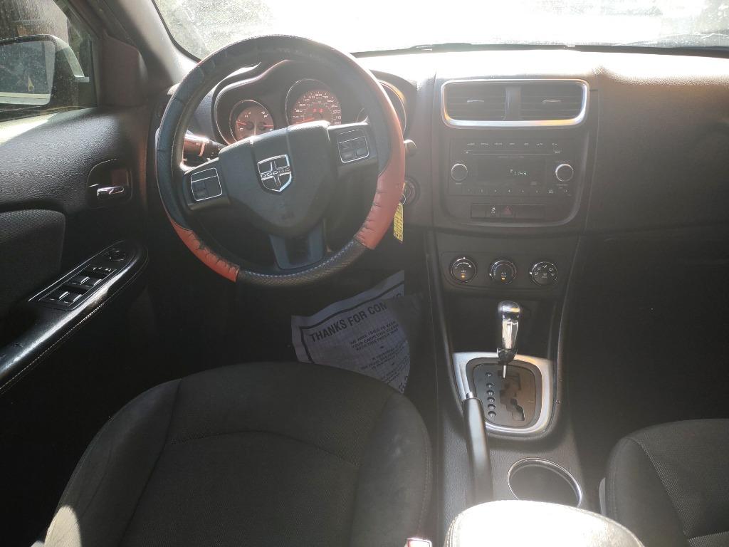 2013 Dodge Avenger SE photo
