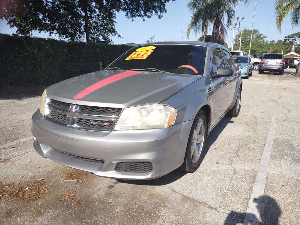 2013 Dodge Avenger SE photo