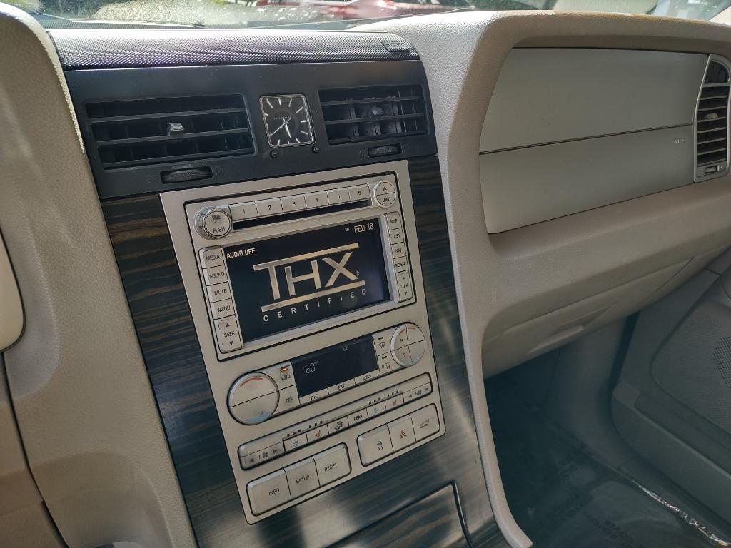 2007 Lincoln SLX Luxury photo