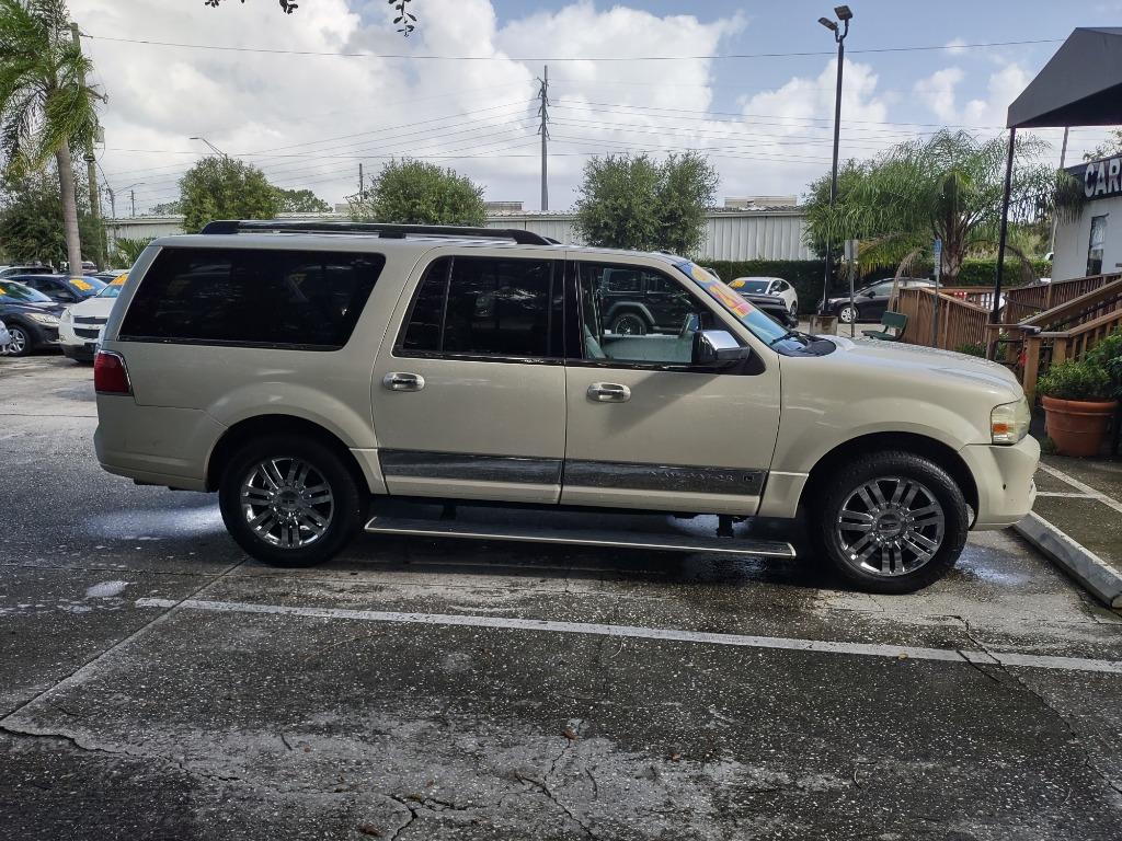 2007 Lincoln SLX Luxury photo