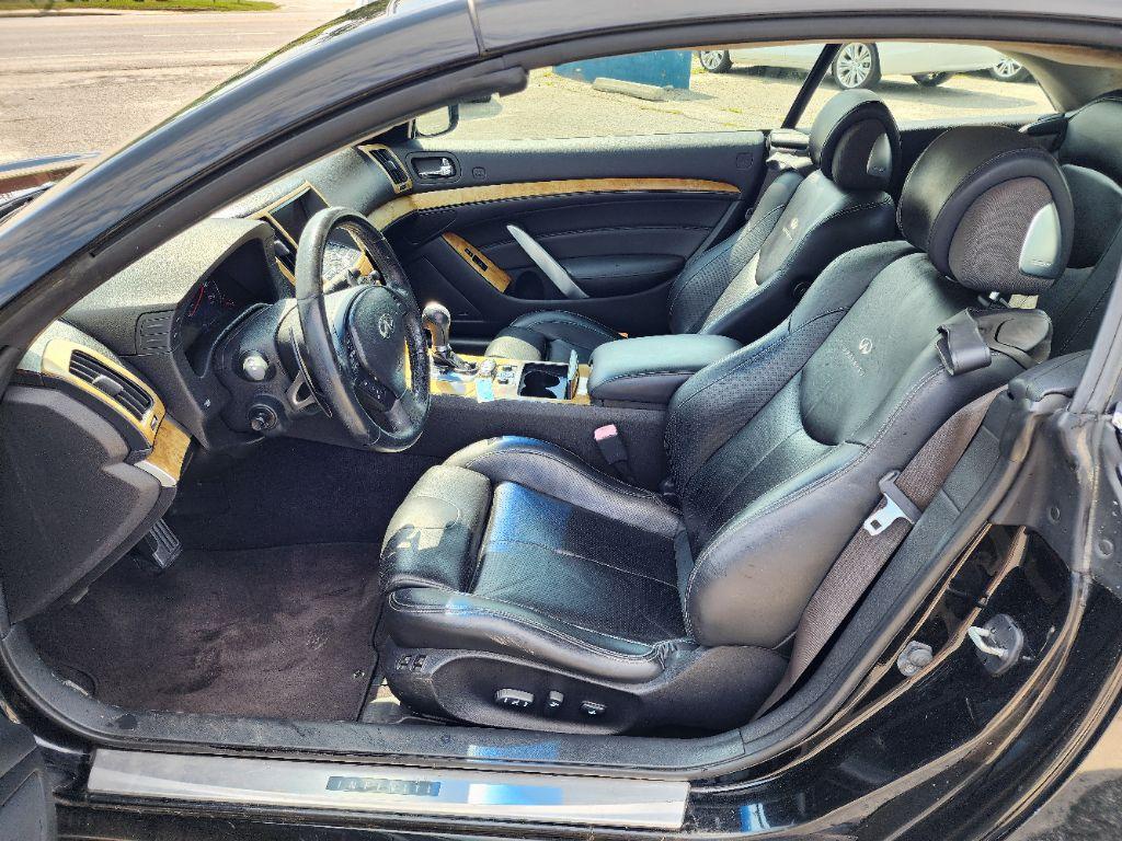 2009 Infiniti Legend Sport photo