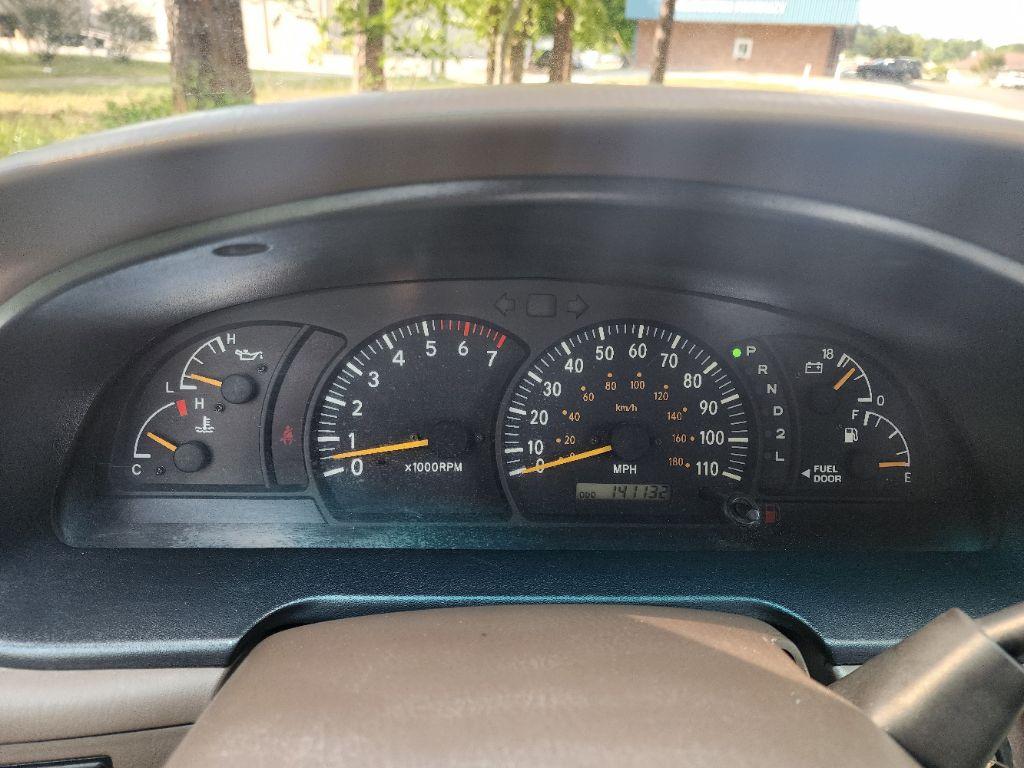 2002 Toyota Tundra Limited V8 photo