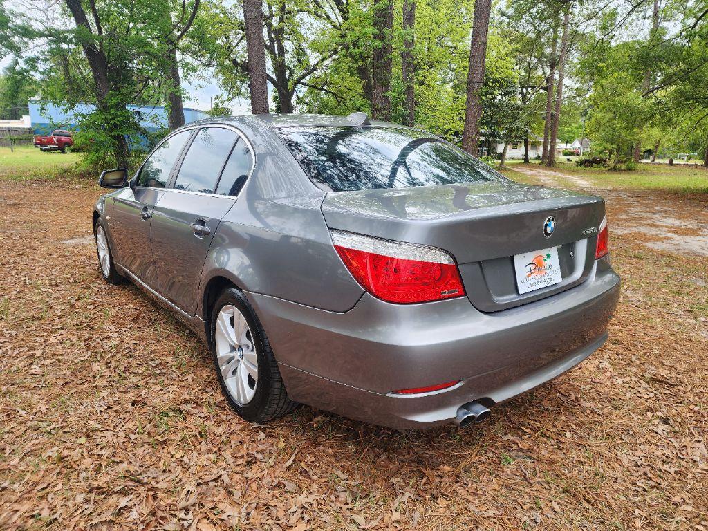 2010 BMW 5-Series 528xi photo