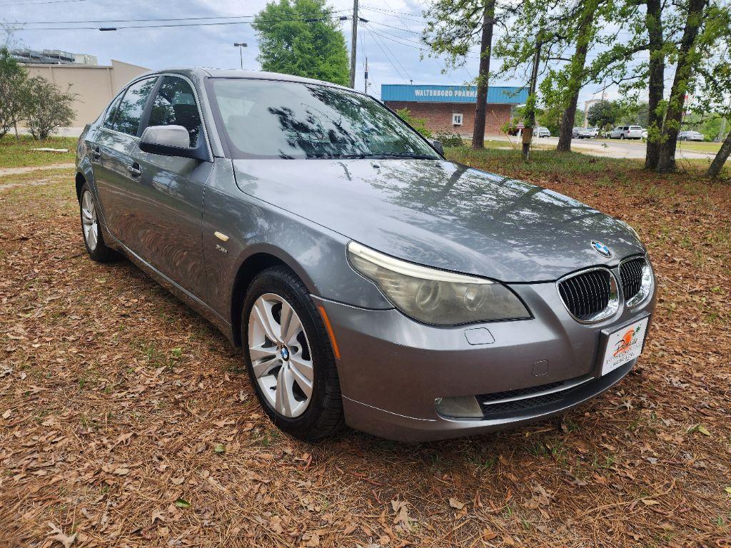 2010 BMW 5-Series 528xi photo