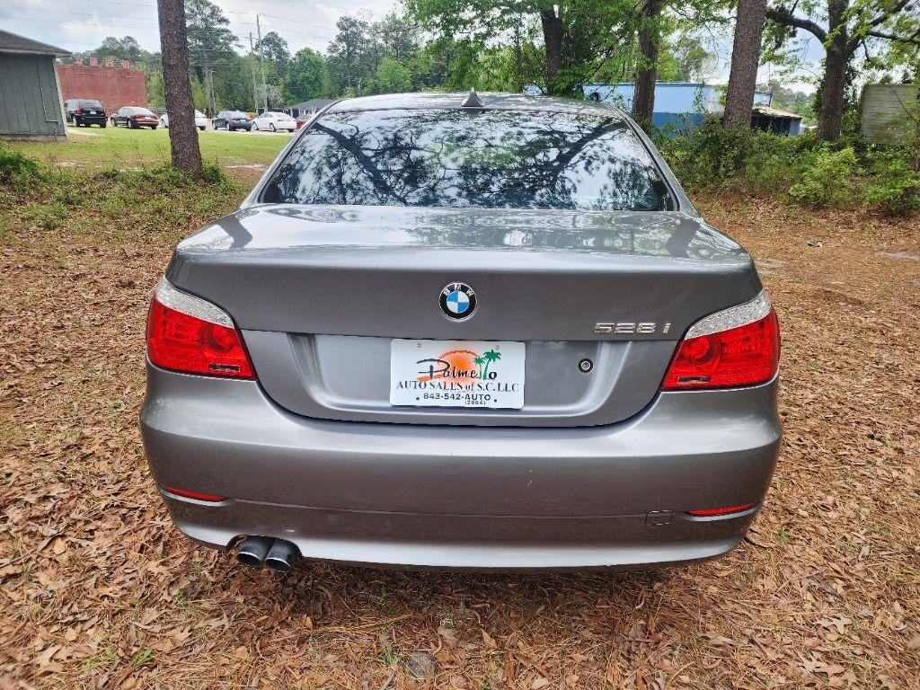 2010 BMW 5-Series 528xi photo