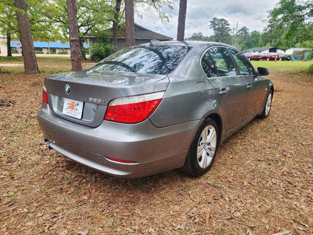 2010 BMW 5-Series 528xi photo