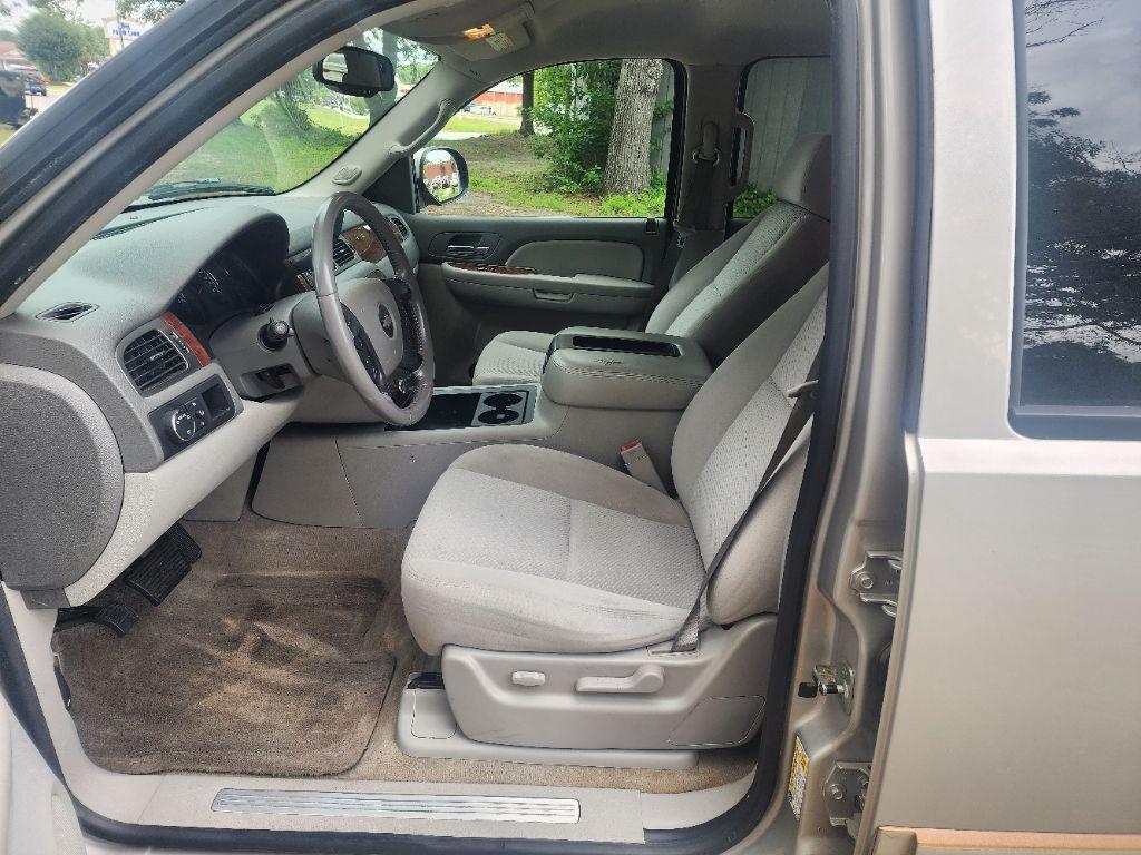 2007 Chevrolet Suburban LS 1500 photo