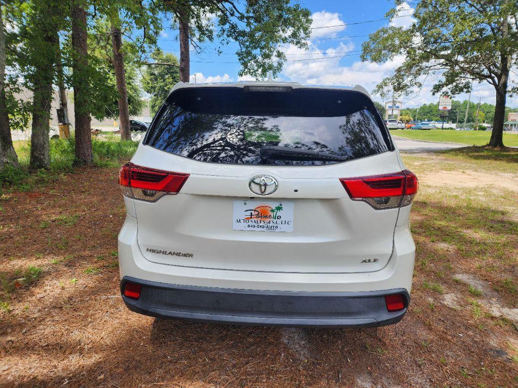 2019 Toyota Highlander - $24,995