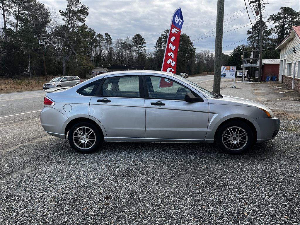 2011 Ford Focus SE photo