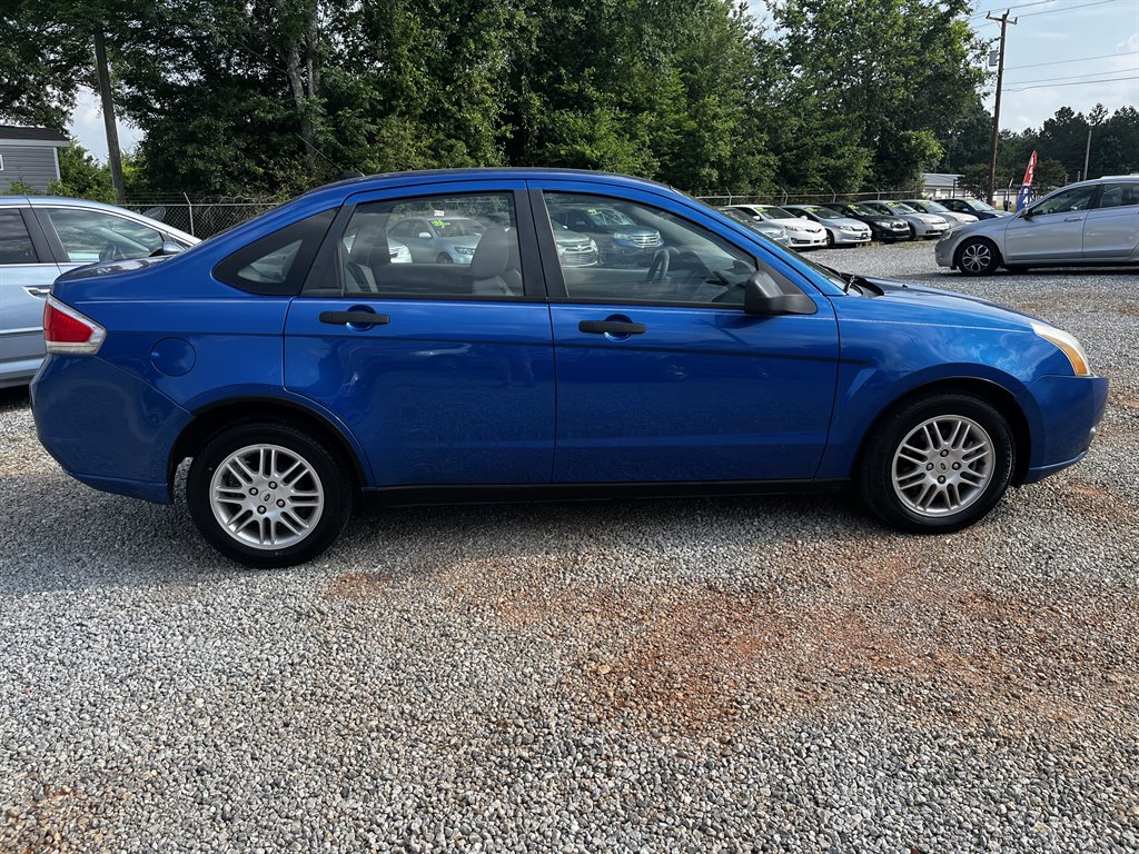 2010 Ford Focus SE photo