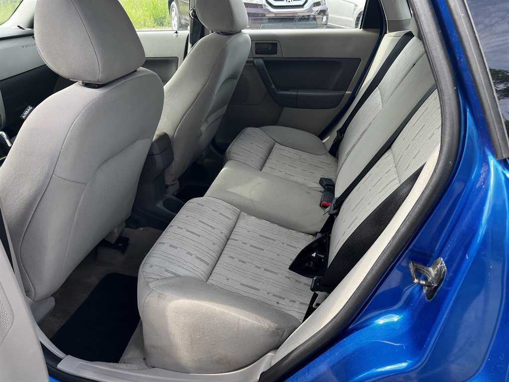 2010 Ford Focus SE photo