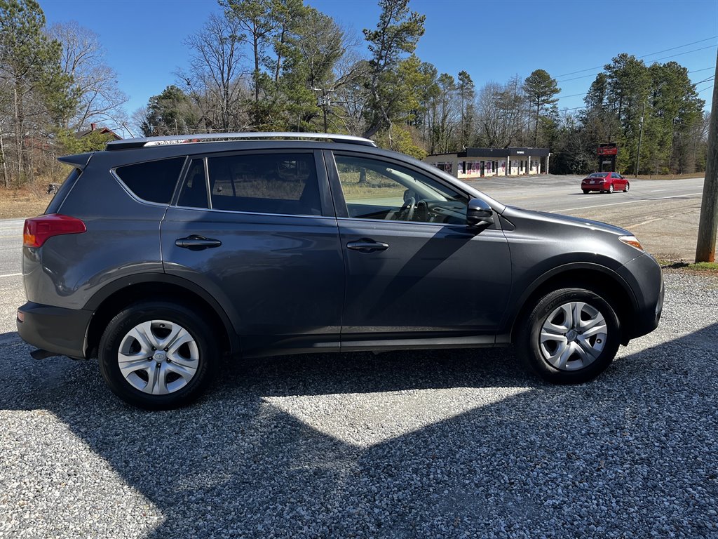 2015 Toyota RAV4 LE photo